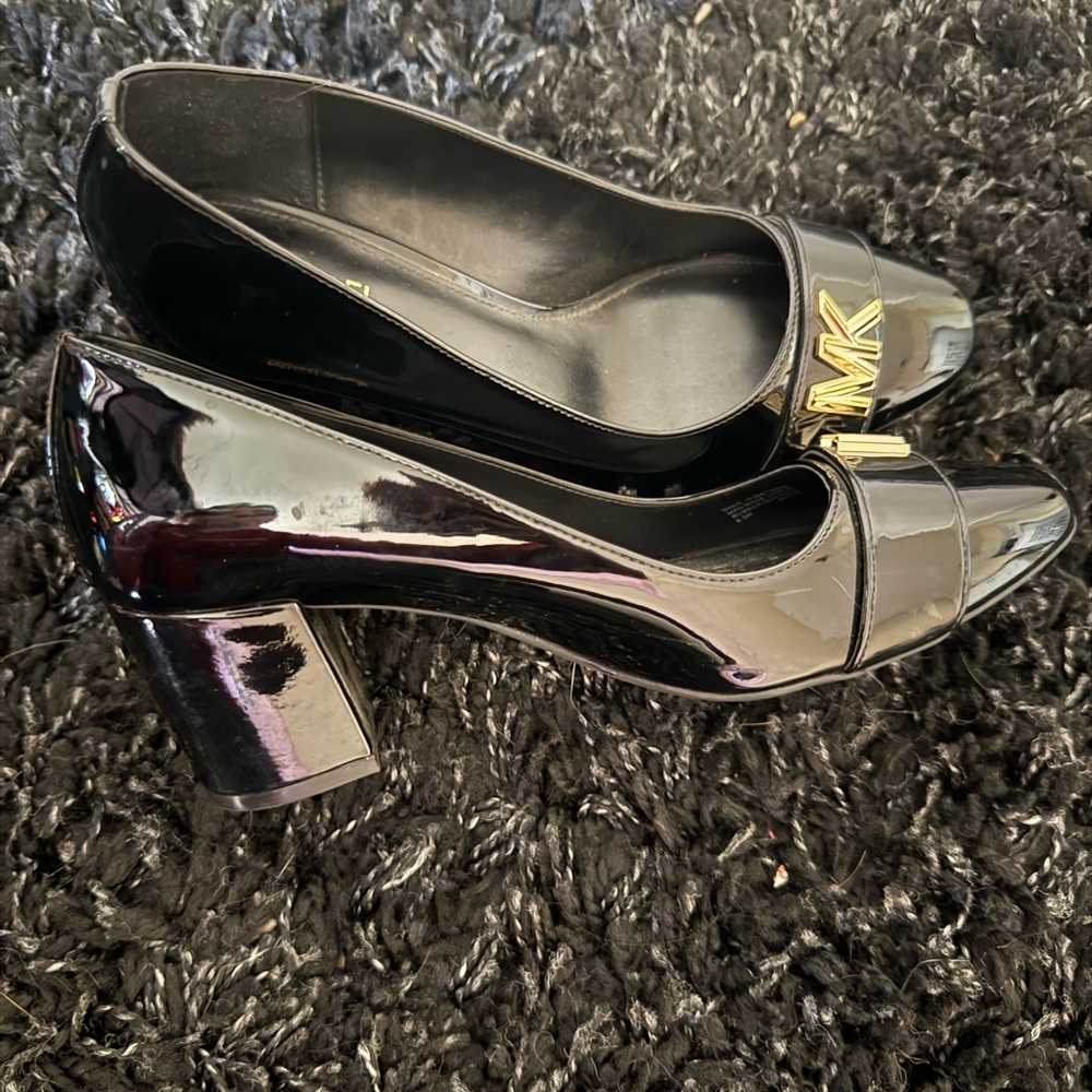 MICHAEL KORS Elegant Black Heels